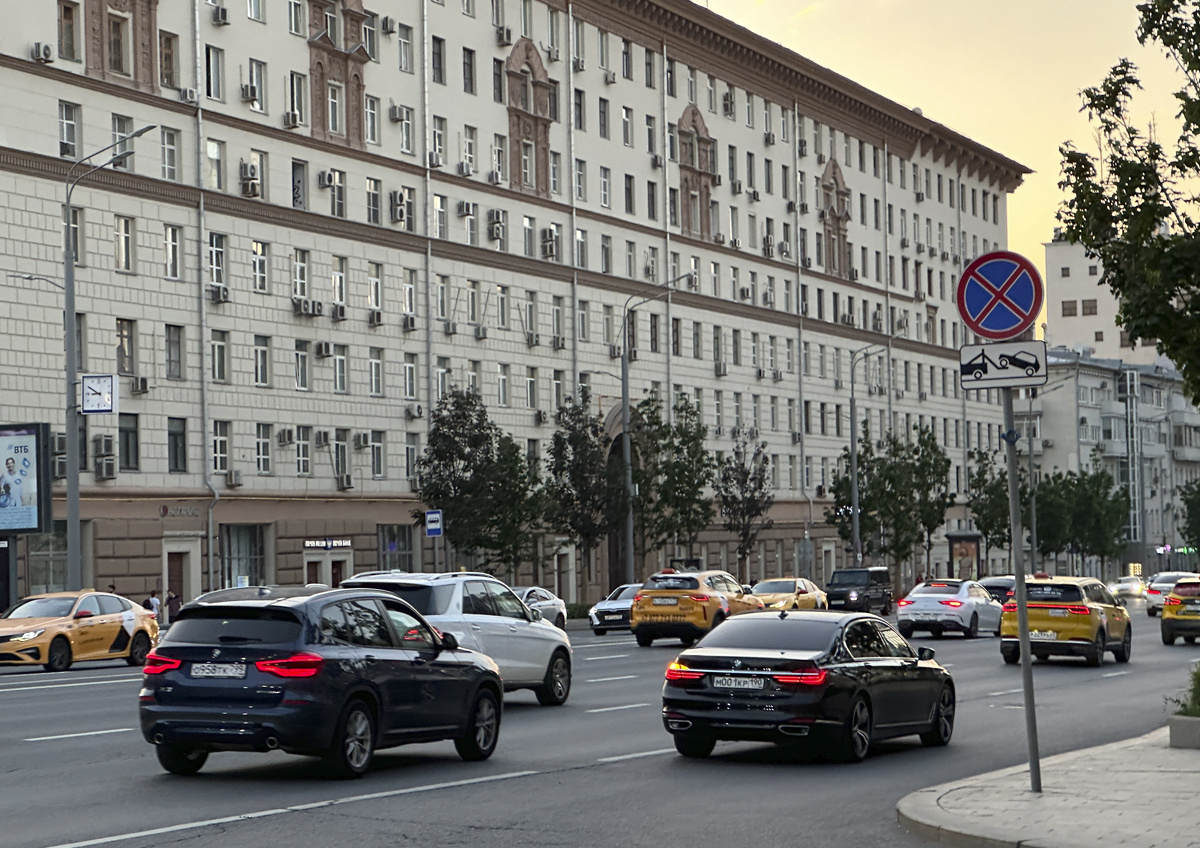    В Москве снизилось число нарушений правил стоянки и остановки