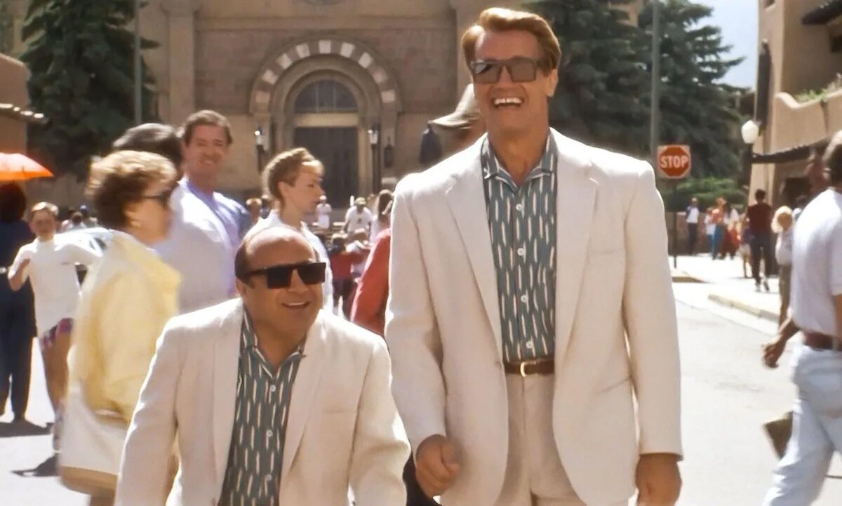 Кадр фильма "Близнецы"