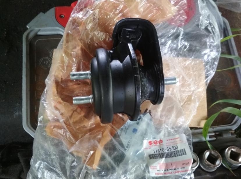 Фото и упаковка от родной опоры двигателя.