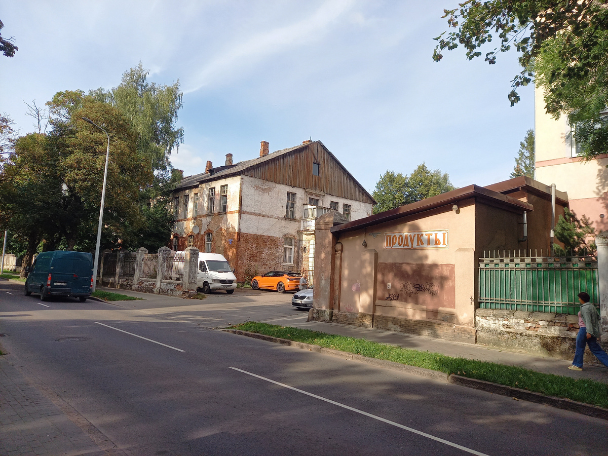Вход на территорию комплекса