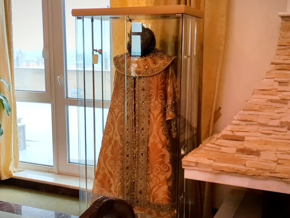 когда уборка проходит в музее, а не в квартире