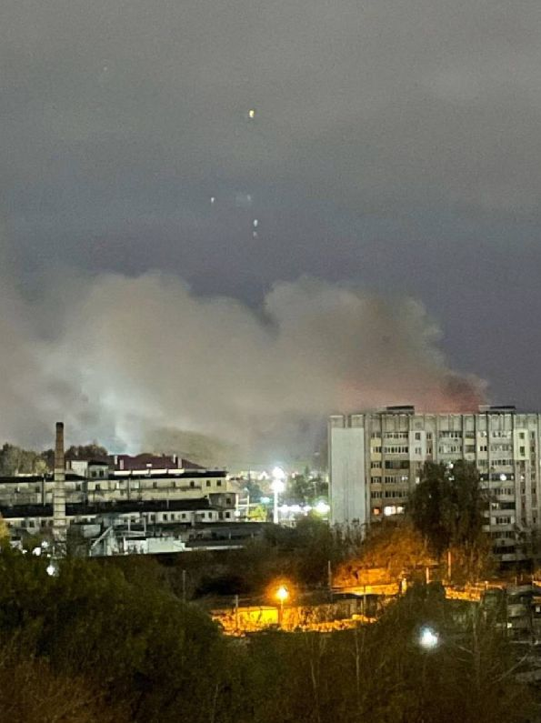 Пожар в Брянске после атаки БПЛА.