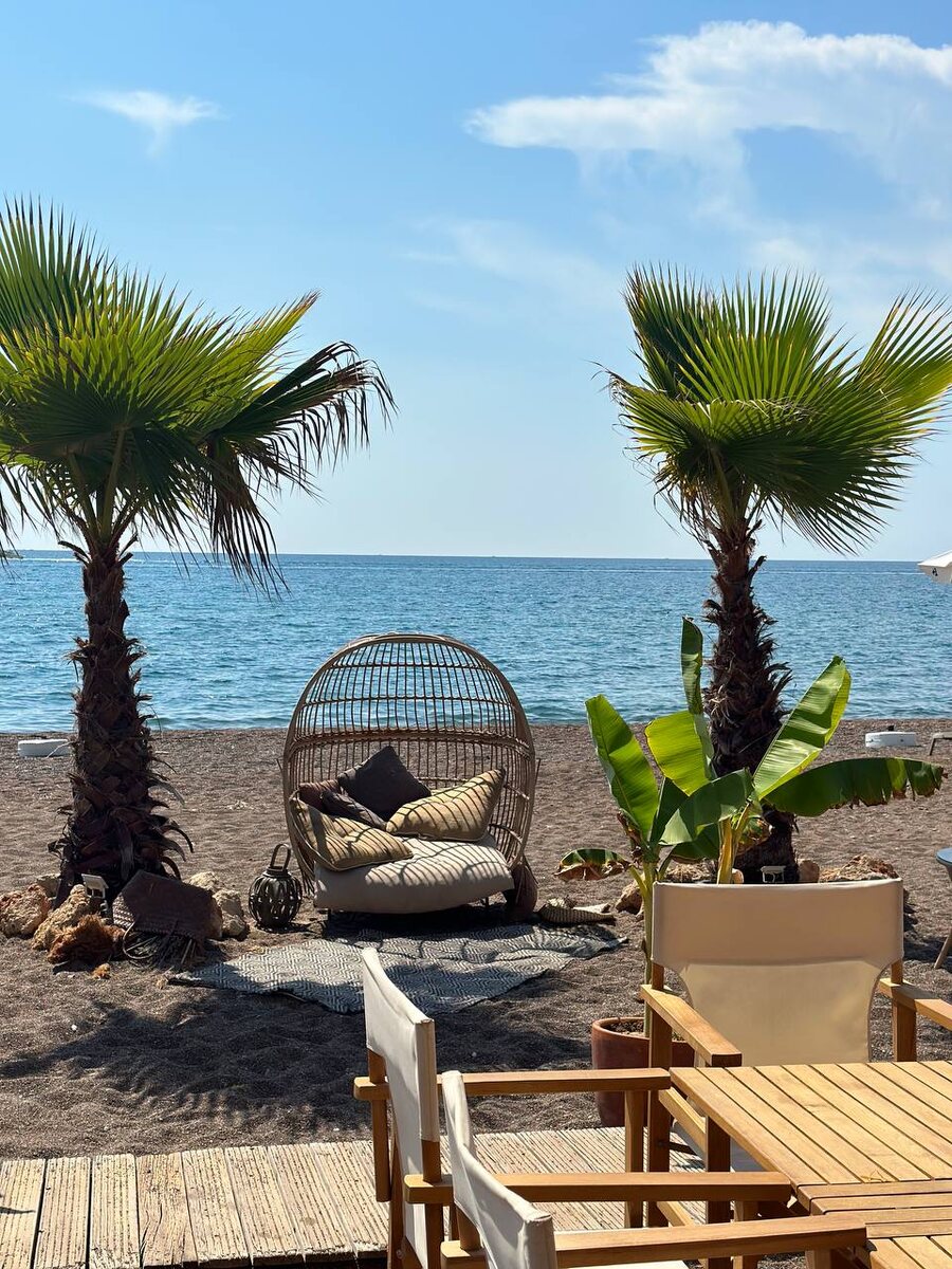 Пляжный клуб Red&White beach club