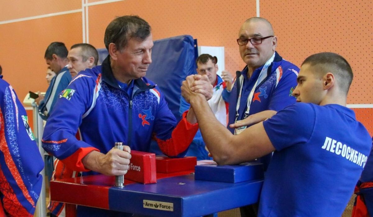     Участники соревнований «Кубка Защитников Отечества» Источник: krskstate.ru Автор фото: Дарья Кривицкая