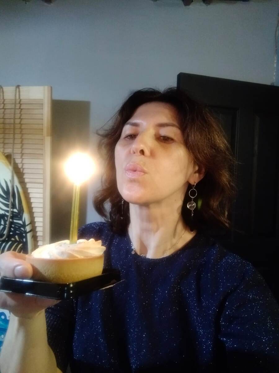 Мне захотелось как в фильмах задуть свечку.