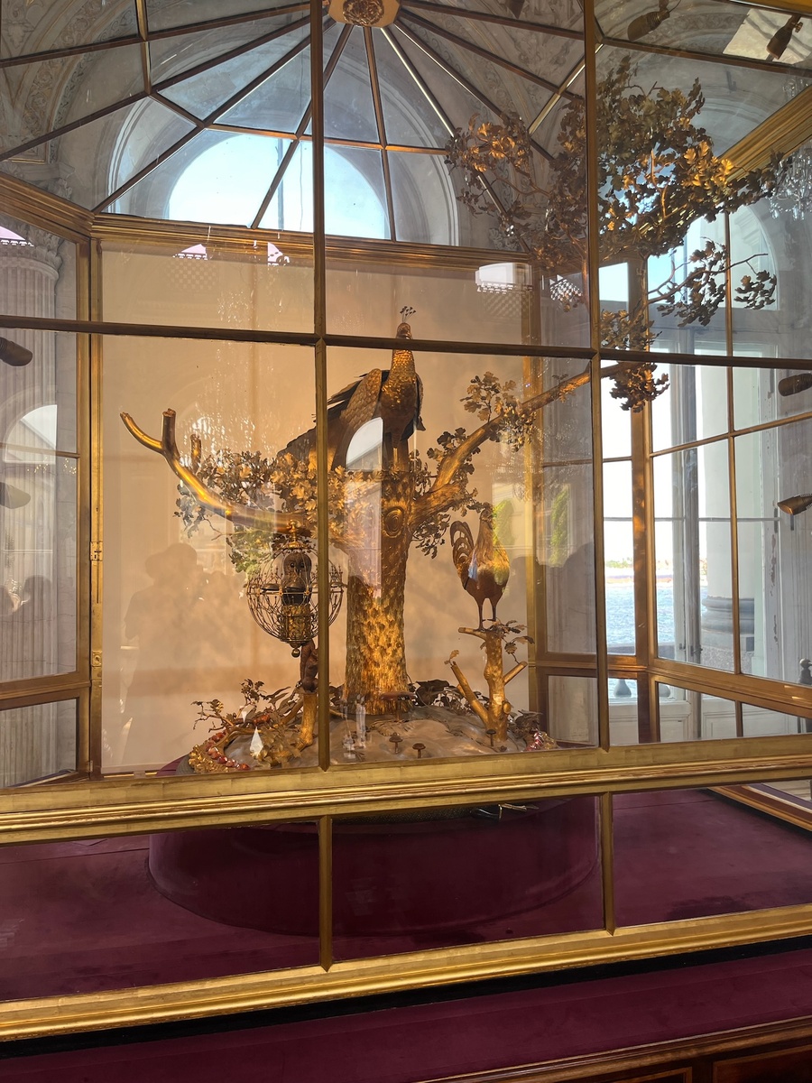 Часы "Павлин" в Павильонном зале Малого Эрмитажа. Фото автора.