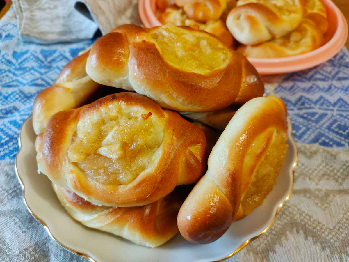 Рука сама так и тянется за такой булочкой 😋