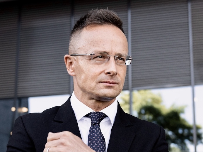   Петер Сийярто