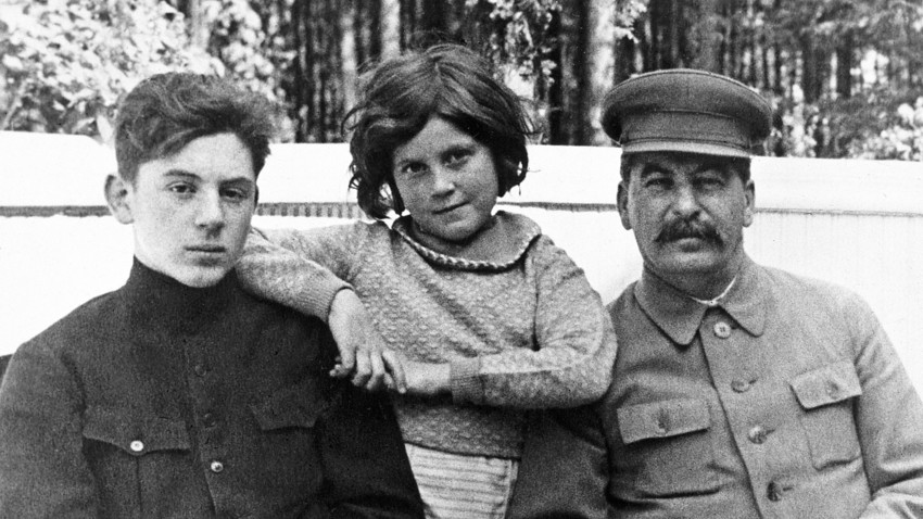 Наследники Сталина: как сложились судьбы его детей?