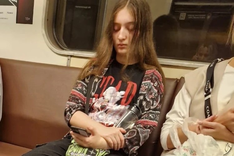 Девушку, очень похожую на пропавшую, заметили в московском метро. Фото: соцсети 