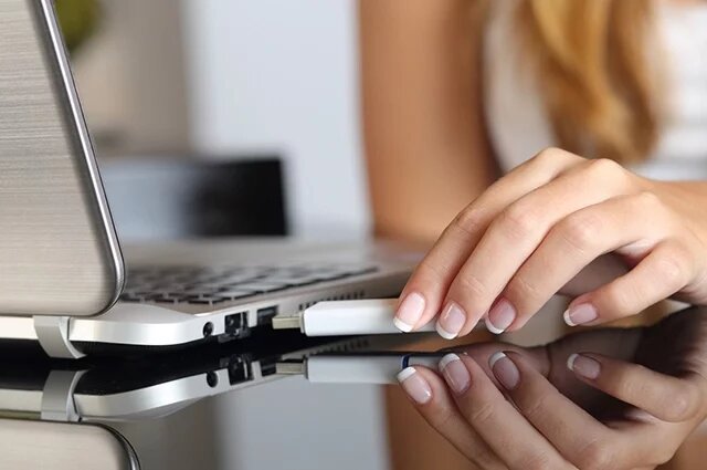    Что за флешку с защитой нового поколения разработали в России?