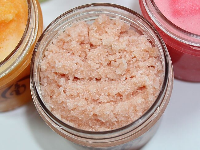 Очень полезный, натуральный скраб! После него руки как из салона.