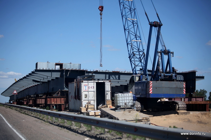     Смонтированы балки пролета эстакадной части моста через Каму на обходе Нижнекамска и Набережных Челнов