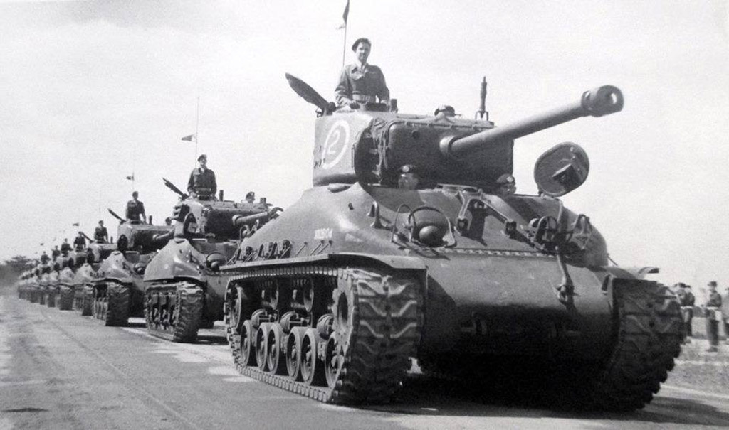 M4A1E8 и M4A1(76)W армии Нидерландов, 50-е годы.