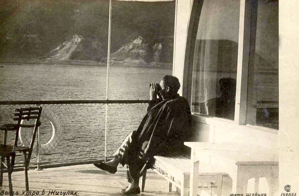 Проплывая мимо Жигулей, начало 1900-х годов (фото из книги "Полёт" сквозь время").