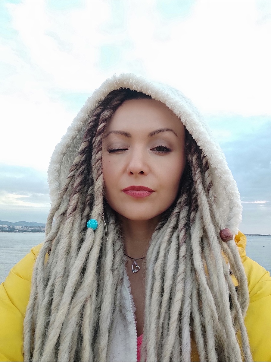 Лёша: Когда ты уже снимешь свои вонючие локоны?