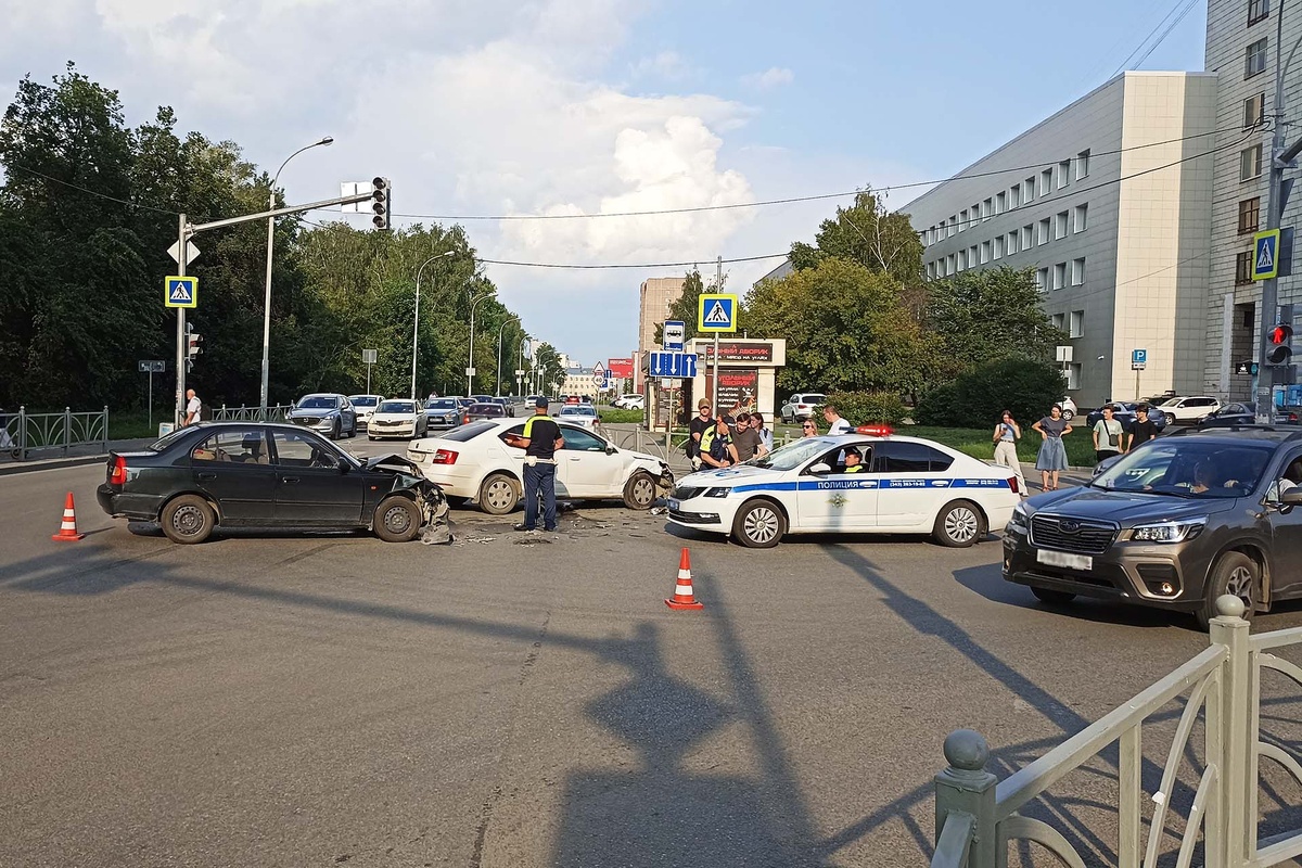 В результате ДТП погибли водитель Шевроле и два ребенка 2 и 5 лет.  Фото: Фото: ФедералПресс / Максим Филиппович