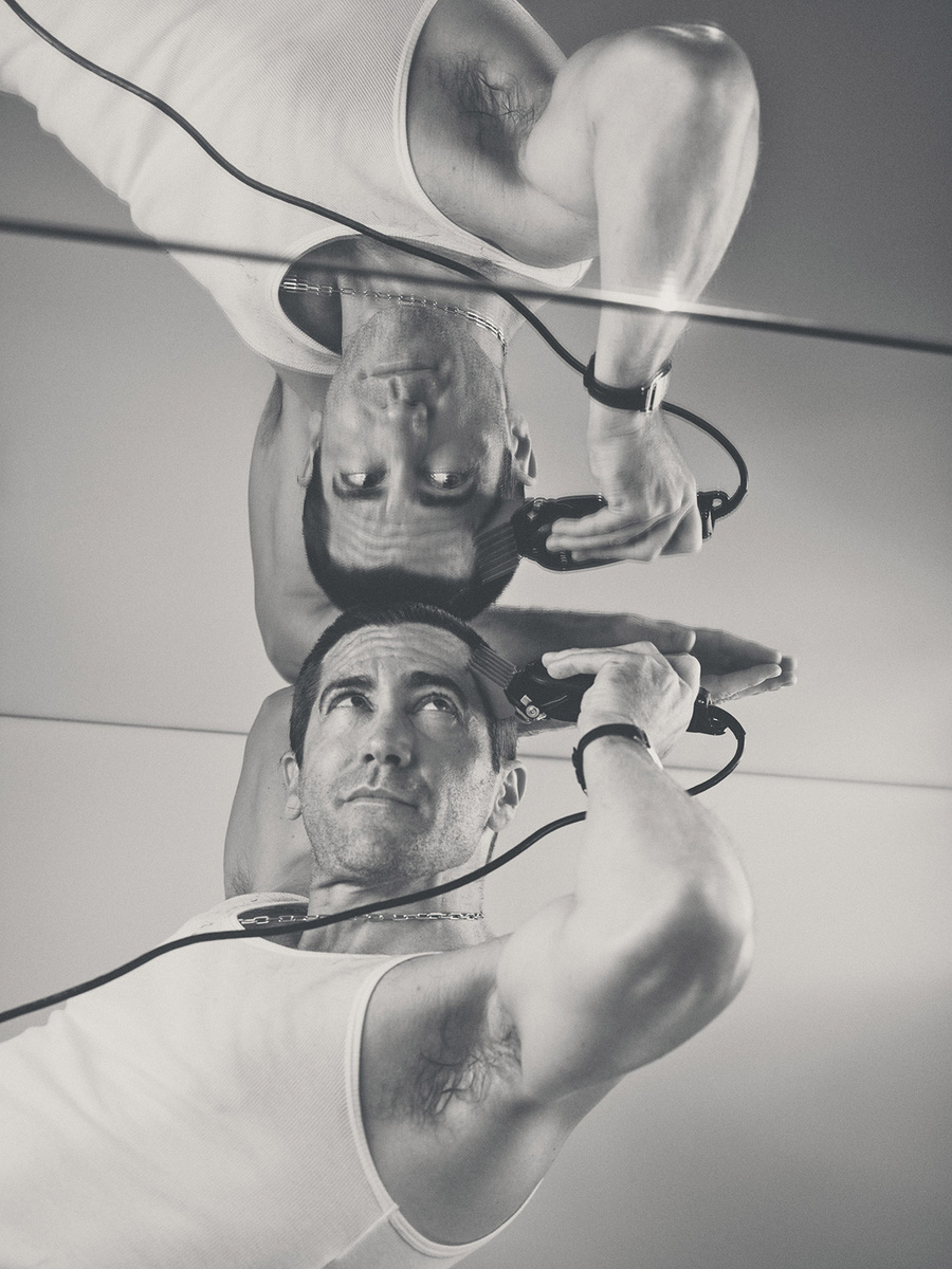 Майка Tom Ford, цепь и часы Cartier