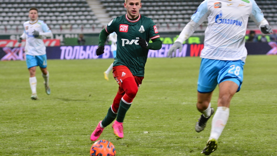    Традиционное для московского "Локомотива" сочетание цветов- зеленого и красного - руководитель "Локомотива" киевского считает "украденным". Pavel Kashaev Source: Global Look Press/Globallookpress