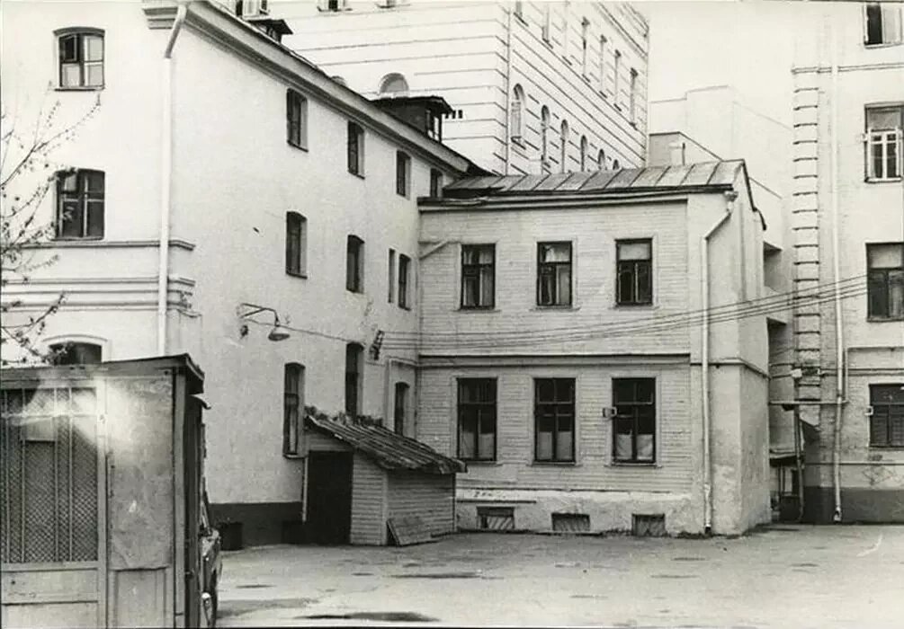 Дом, где жила Марина Цветаева. Улица Писемского, 6. Именно так назывался Борисоглебский переулок в период с 1962 по 1992 год. Фото сделано примерно в 1978-1985 гг., источник pastvu.com