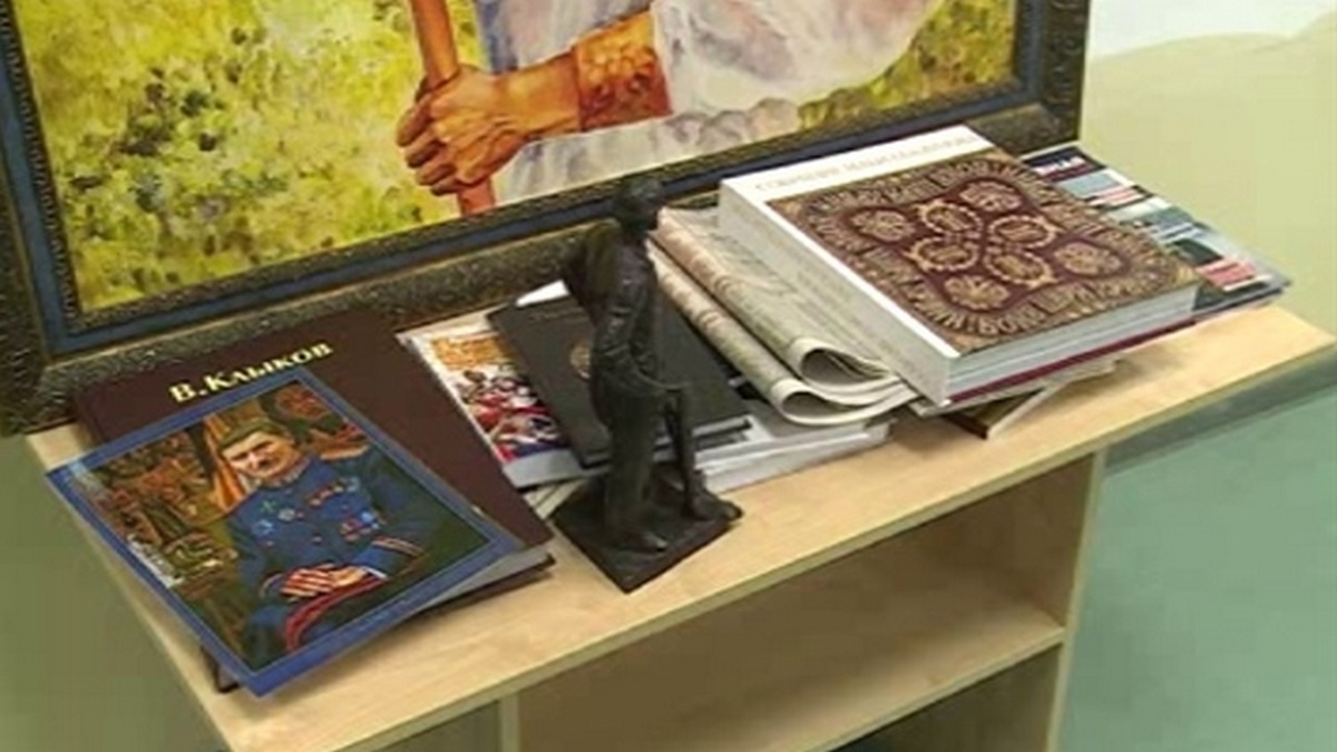    Десятки будущих экспонатов переданы сегодня в "Академию успеха" г. Курска