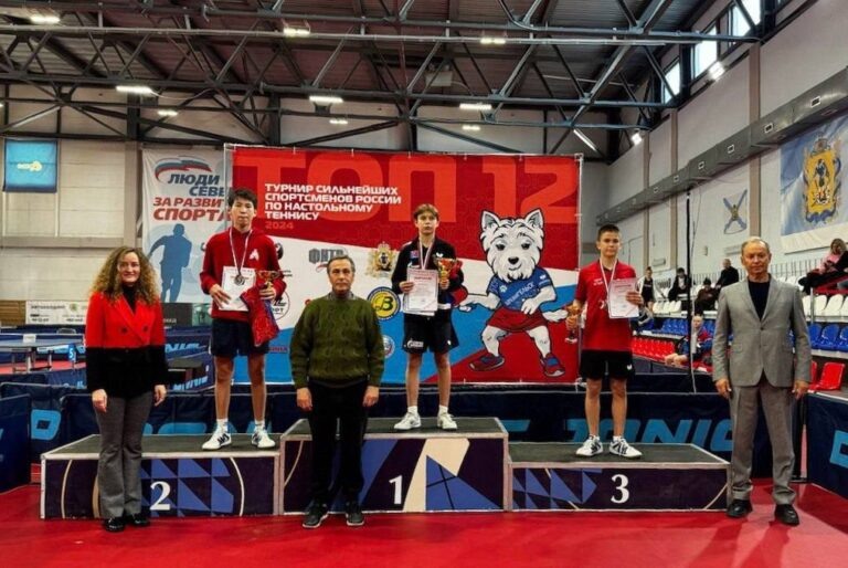    Оренбургские теннисисты завоевали два золота и серебро на турнире «Топ-12» Оренбуржье