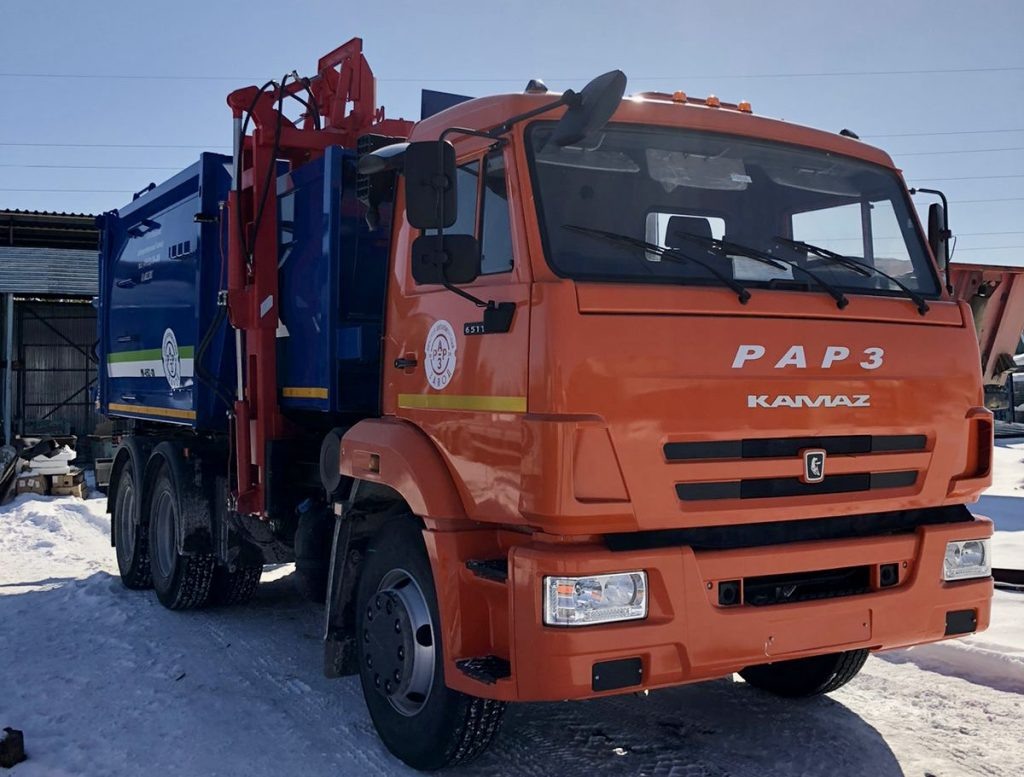 В России больше 15 тысяч мусоровозов.