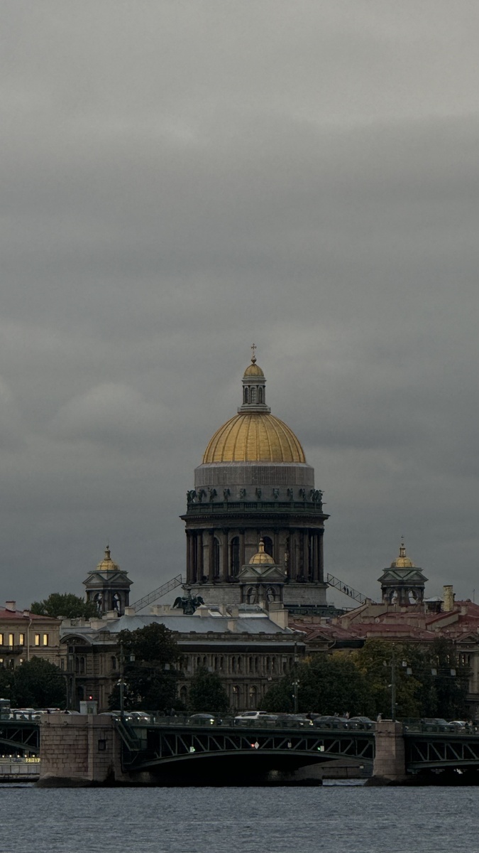 Зато теперь у меня миллион фоток Исаакия со всех ракурсов 