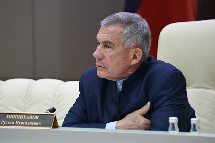    Рустам Минниханов одобрил 9 новых инвестиционных проектов на общую сумму 93,8 млрд рублей.   
Фото: rais.tatarstan.ru