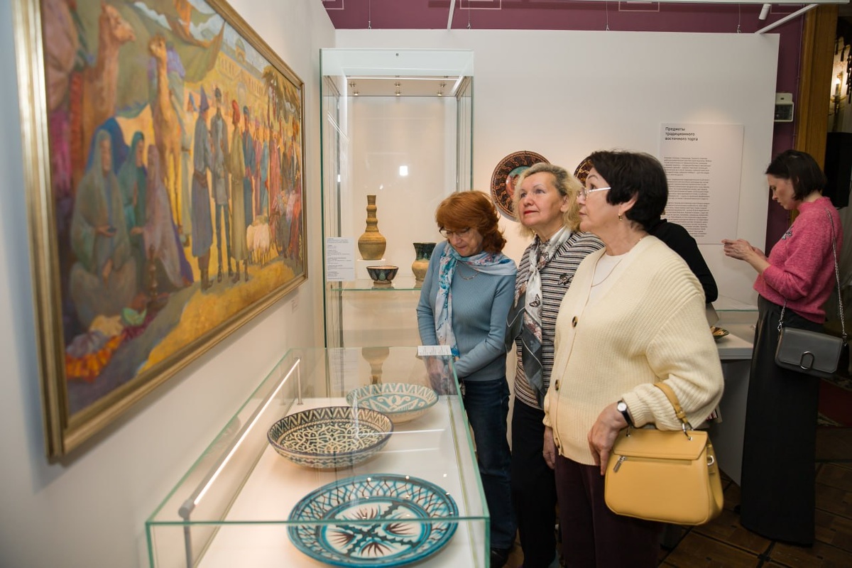  📷    В оренбургском губернаторском музее открылась выставка «Караван с Востока» Андрей Севостьянов