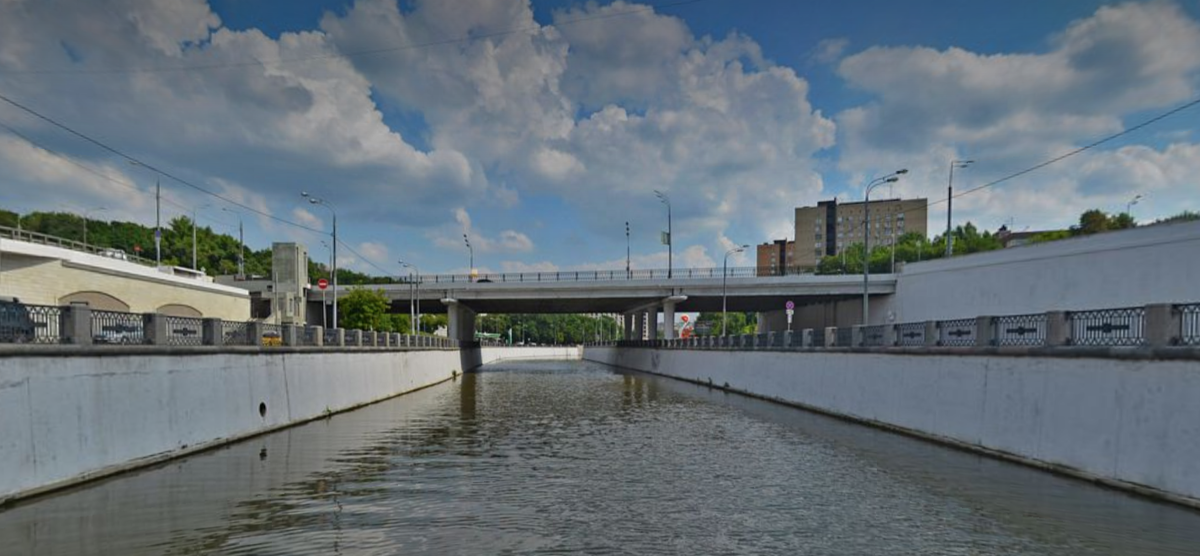 Высокояузский мост в 2023 году. Вид со стороны Берниковской набережной. Яндекс.Панорамы.