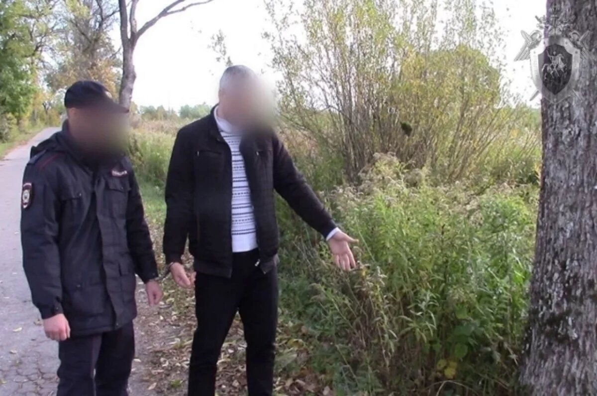    Скриншот с видео проверки показаний обвиняемого на месте