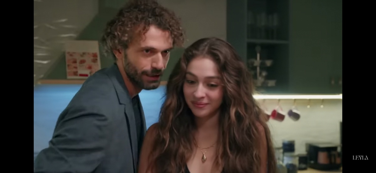 Стоп-кадр из  сериала "Лейла". Взято из открытых источников. Мали приметил Элу?