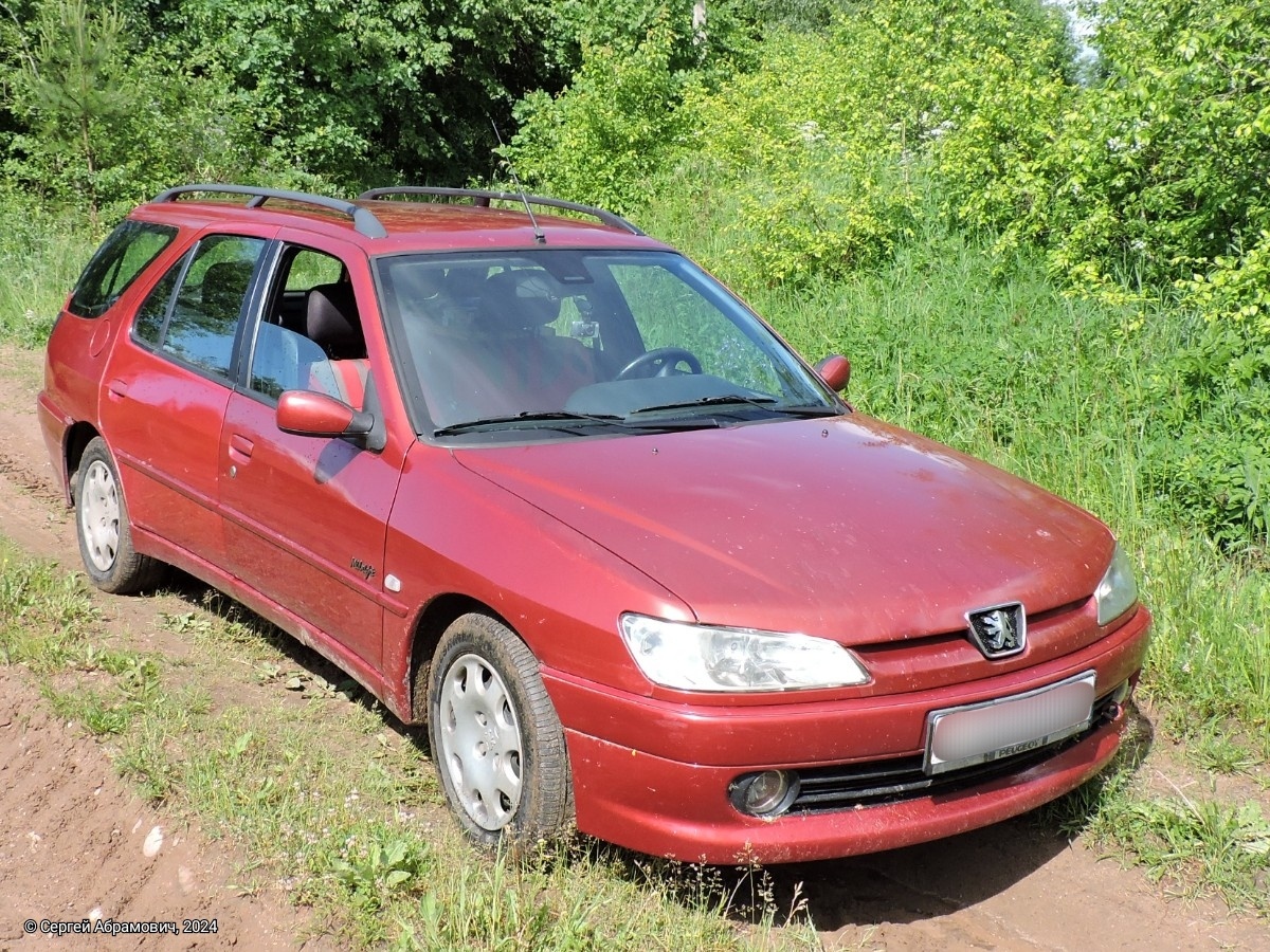 В заметке идет речь именно о такой модели автомобиля («Пежо 306» 2001 г.в., универсал, двигатель DW8B).