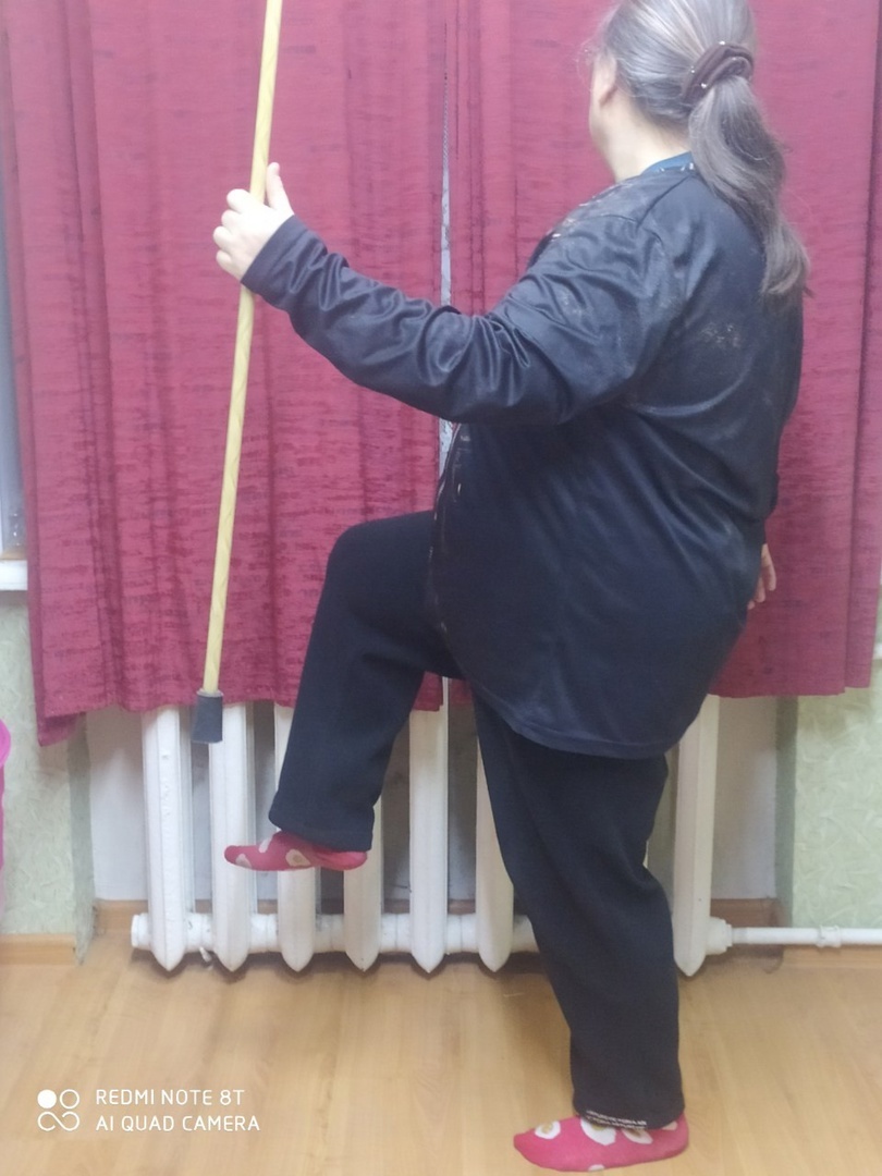Кстати, попробуйте сами, реально падаешь все время. )) 