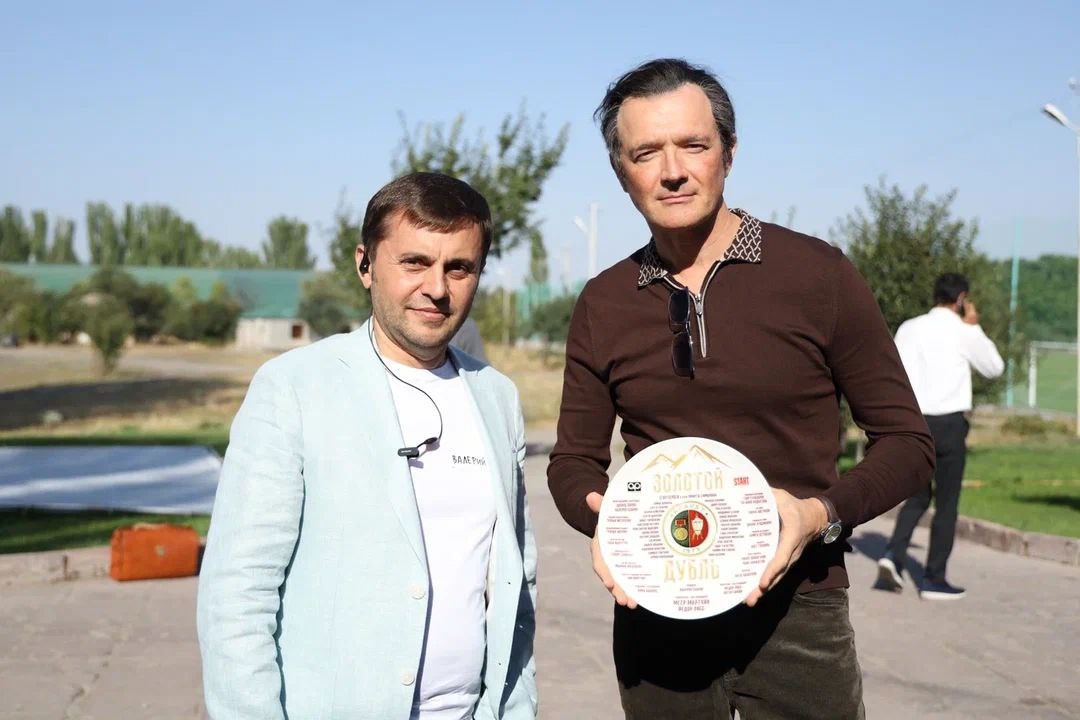 Тарелочка фильма «Золотой дубль» – AP Cinema, START при поддержке Министерства культуры РФ (листайте)