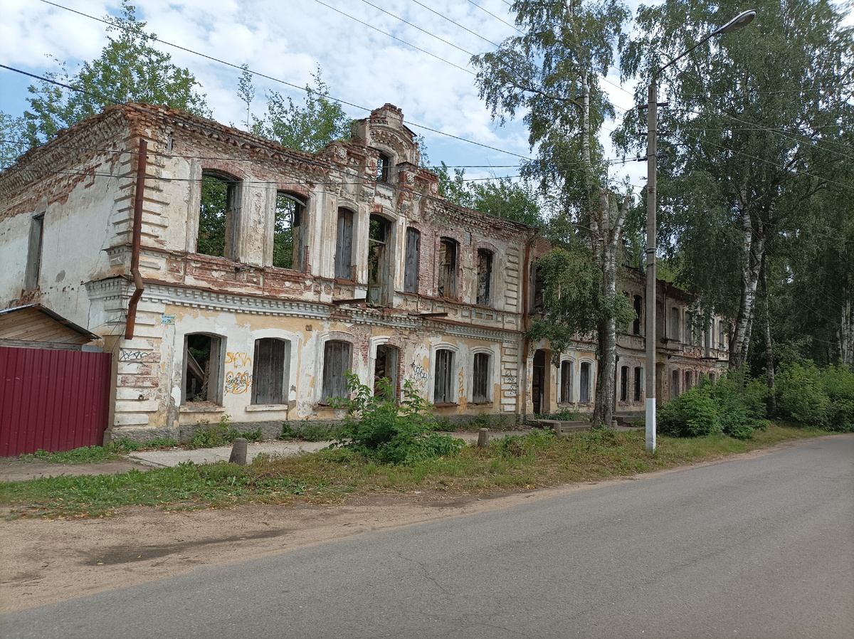 Дом Суравкова. Ленинский пр., д.25