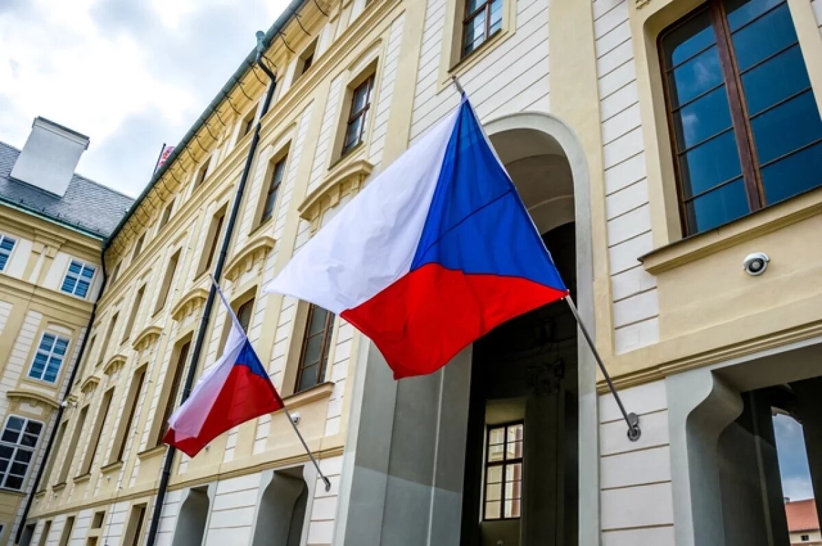    Politico: Чехия отдала больше денег на сырье из РФ, чем на поддержку Киева