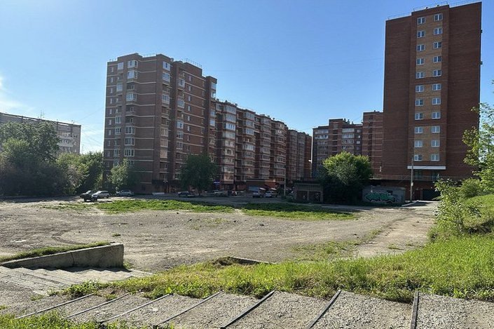    Место, где планируют построить детскую поликлинику. Фото пресс-службы думы Иркутска