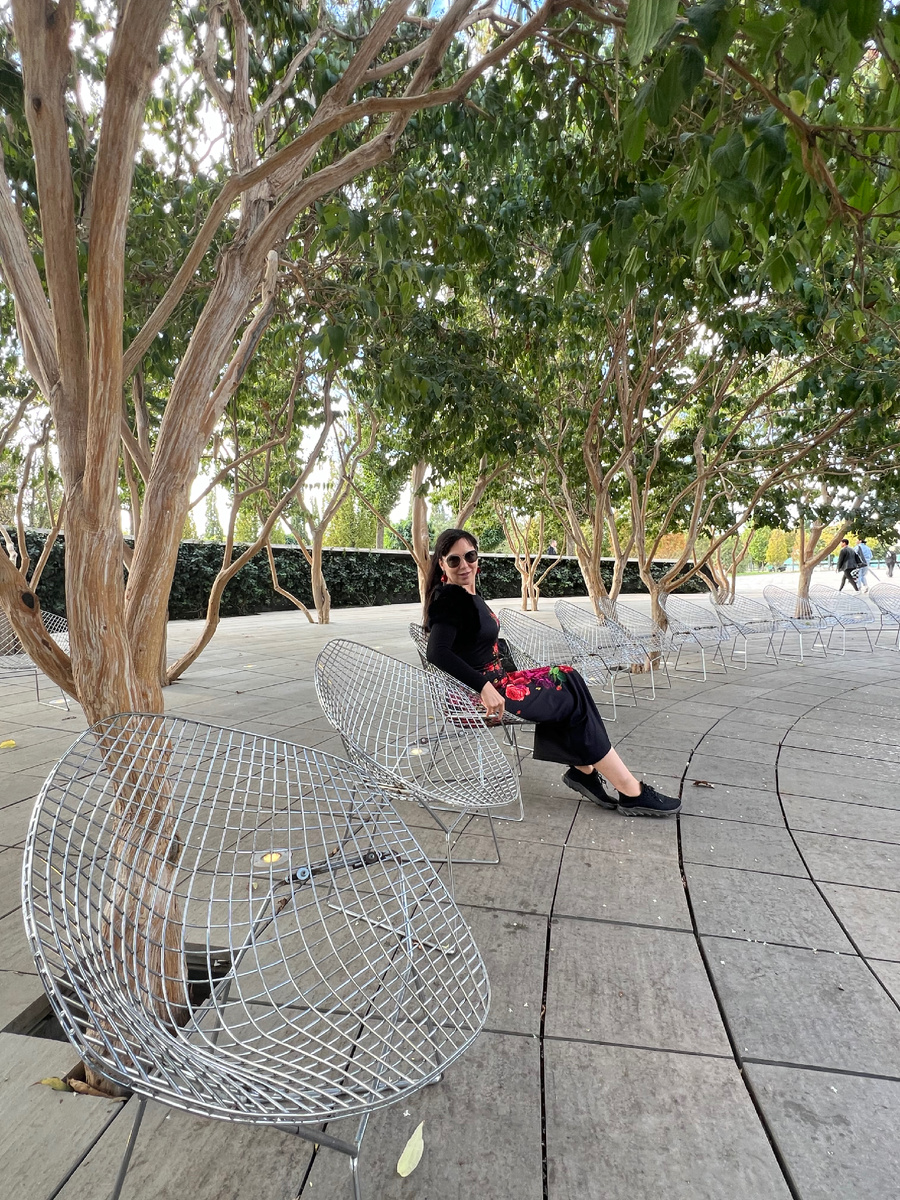 А вечером +фонтан с подсветкой. Утром тоже работает