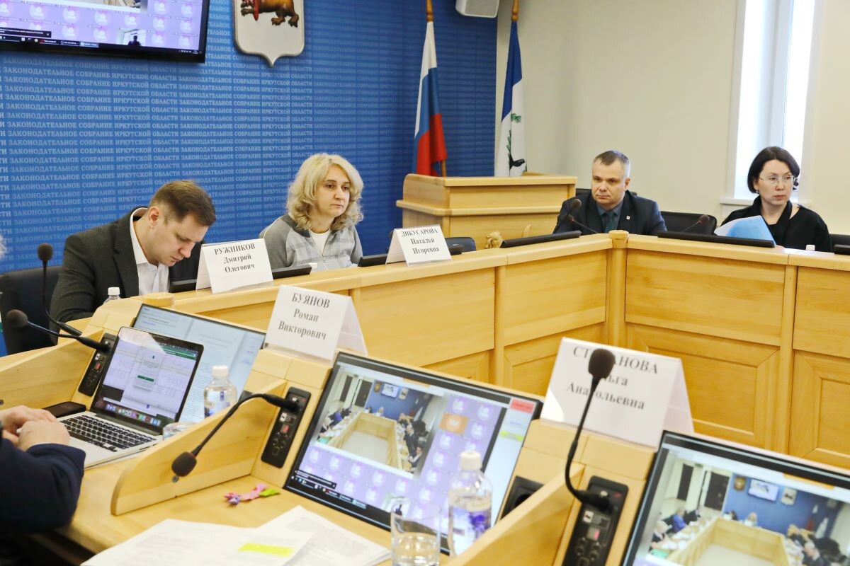 Спиртное нельзя будет продавать с 22:00 часов до 9:00 часов в заведениях общепита, которые находятся в многоквартирных домах.  Фото: Фото предоставлено пресс-службой законодательного собрания Иркутской области