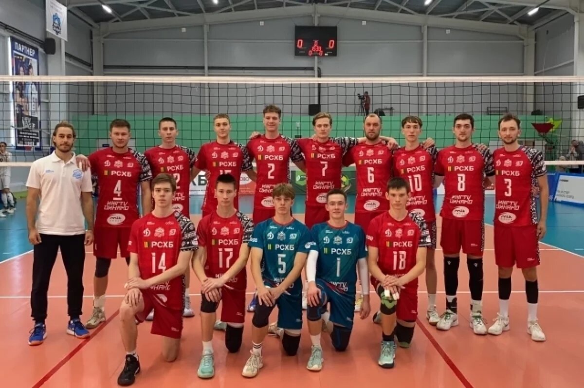    Волейбольный клуб «ИжГТУ-Динамо» одержал три победы на чемпионате России