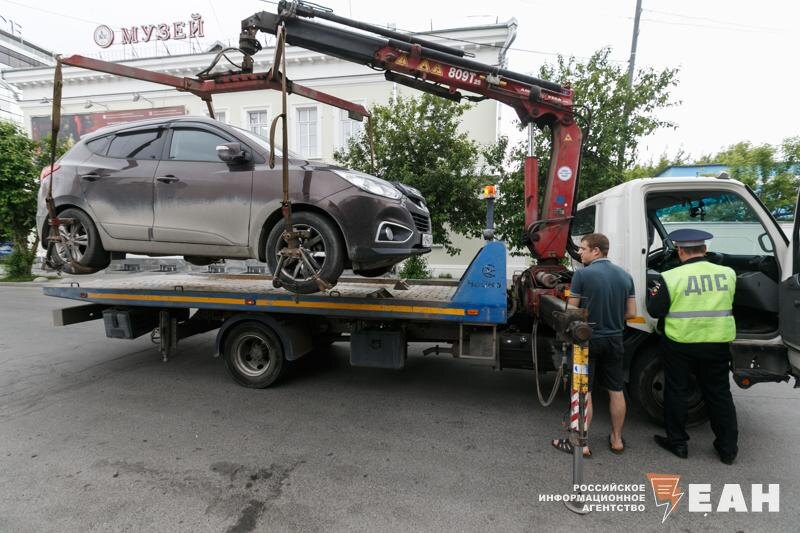    ЕАН / Эвакуаторам прибавили работы в Екатеринбурге