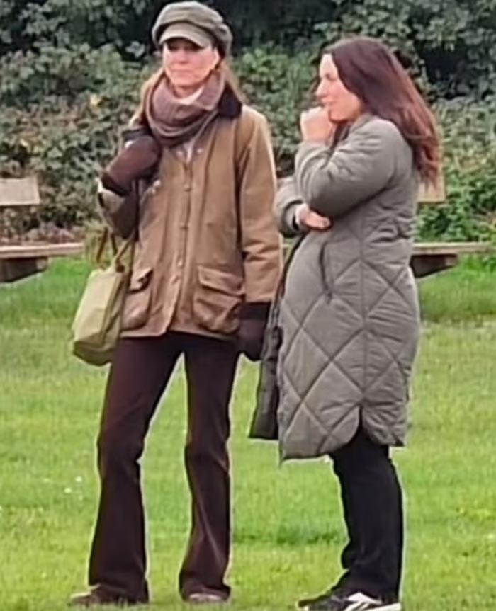    Кейт Миддлтон заметили на футбольном матче сына ЛуиКадр из видео