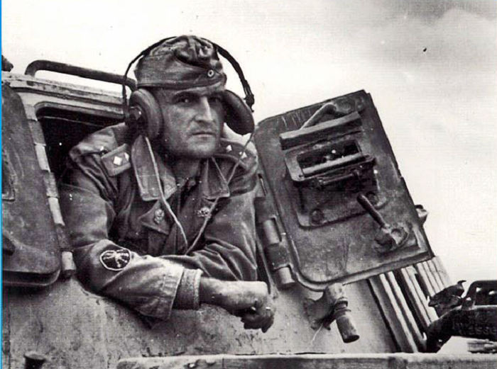 Как советский командир дал подзатыльник немецкому танкисту, приняв его за своего. Что сделал немец