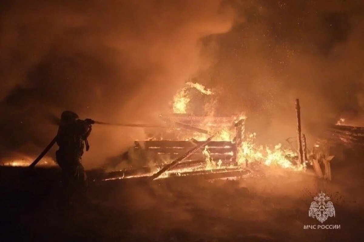    Соседи спасли от ночного пожара семью в Челябинской области