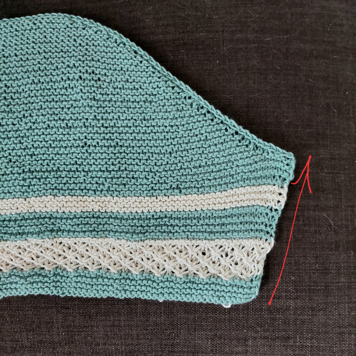 Прибавления по внутреннему шву.