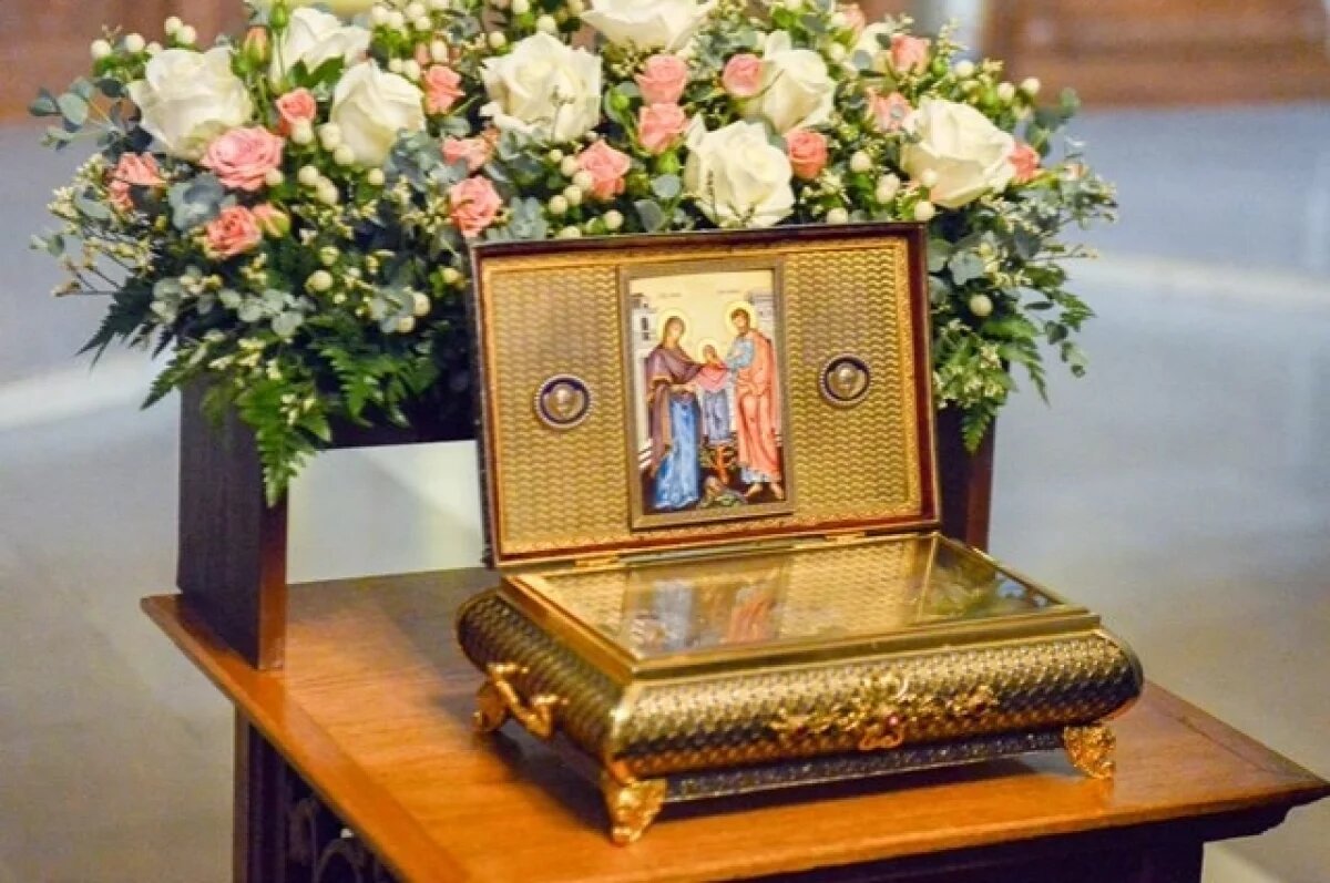    Ковчег с частицей Пояса Пресвятой Богородицы.