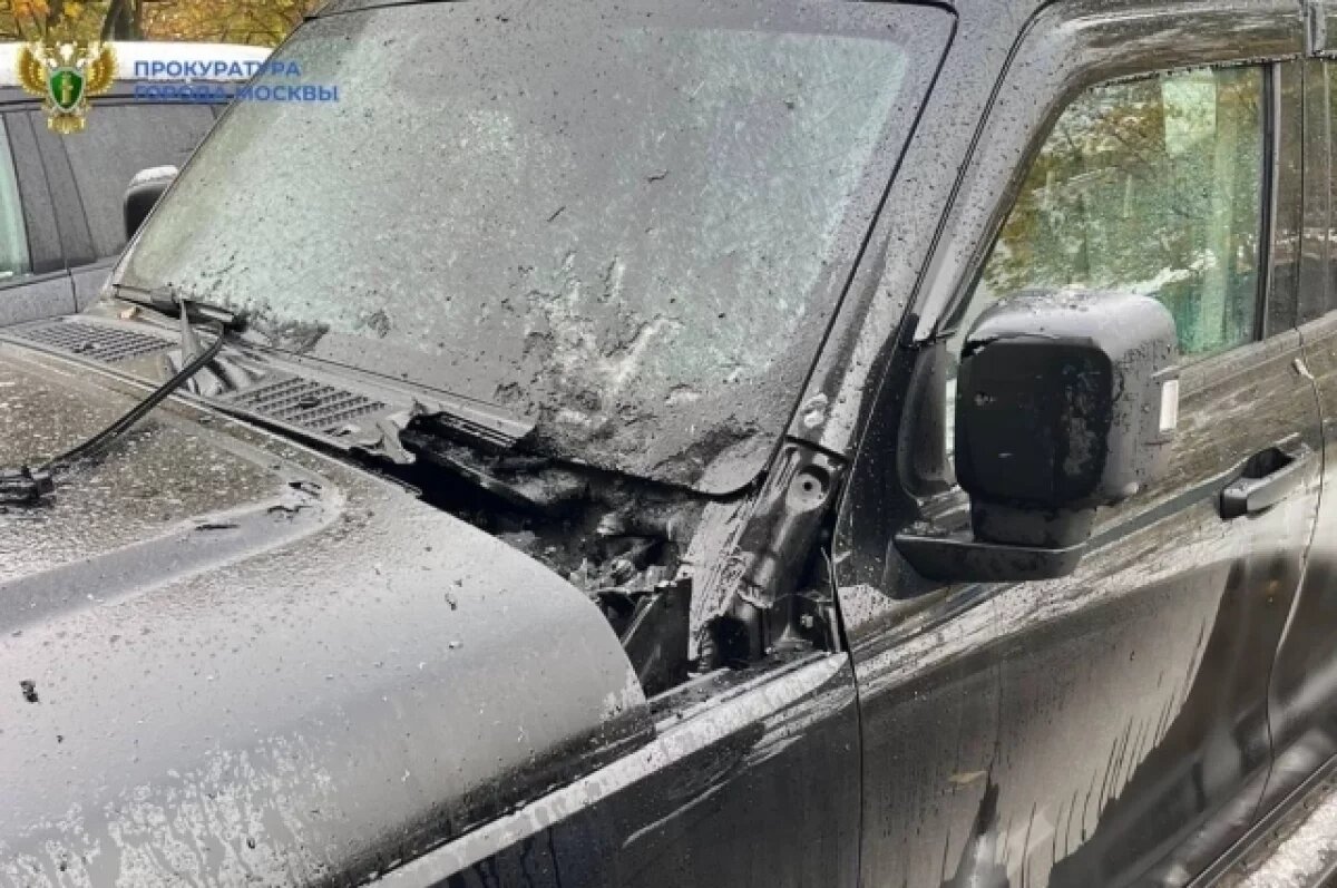    Baza: в Москве СВУ взорвалось на машине, когда мужчина попытался его убрать