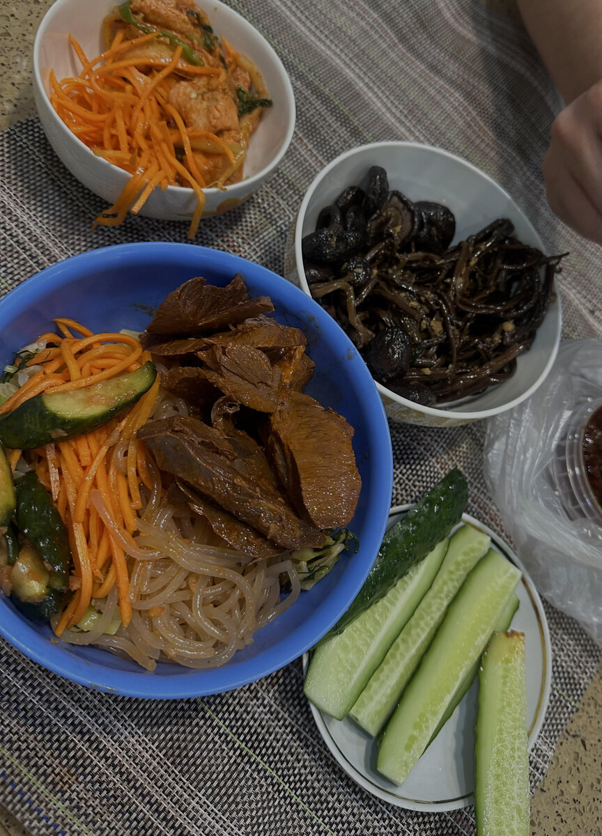 Корейские салаты с Зеленого базара. Фото из личного архива автора